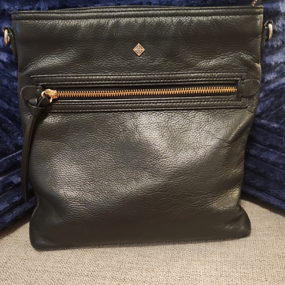 Elegant Black Leather Crossbody Bag - Picture 6 of 6